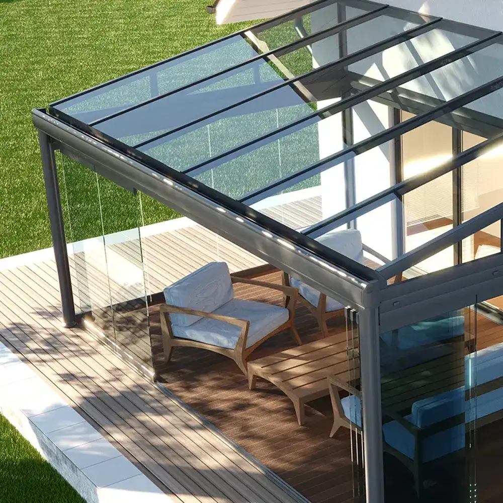 Meten van de breedte voor een glazen schuifwand geplaatst door Alu Solution